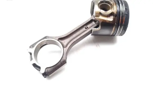 KIA Ceed Piston with connecting rod D4FB