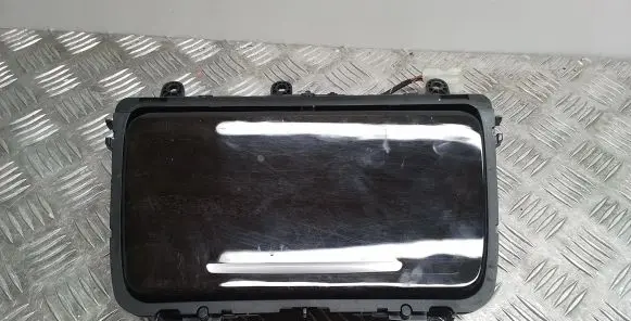 Cup holder front