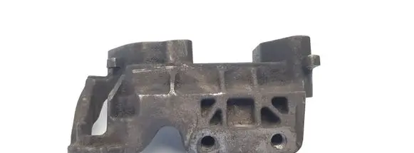 Ford Focus Engine mounting bracket 326C29