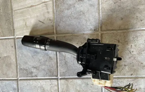 Toyota Corolla Verso AR10 Indicator stalk 173650