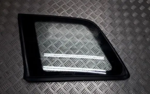 Mitsubishi Outlander Rear side window