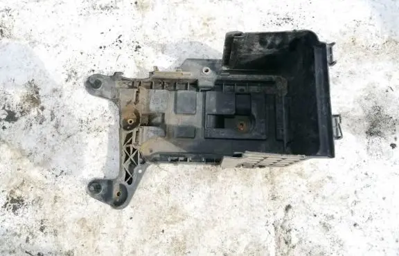 Battery box tray