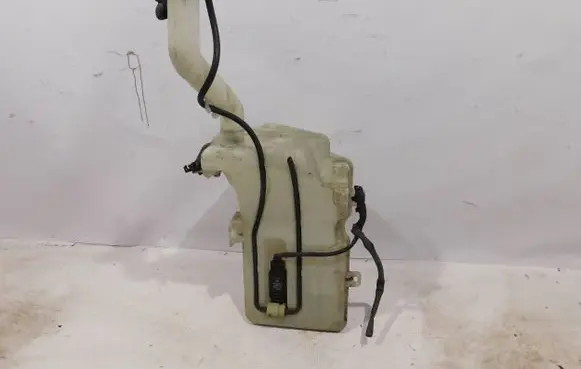 Mitsubishi Colt Windshield washer fluid reservoir/tank