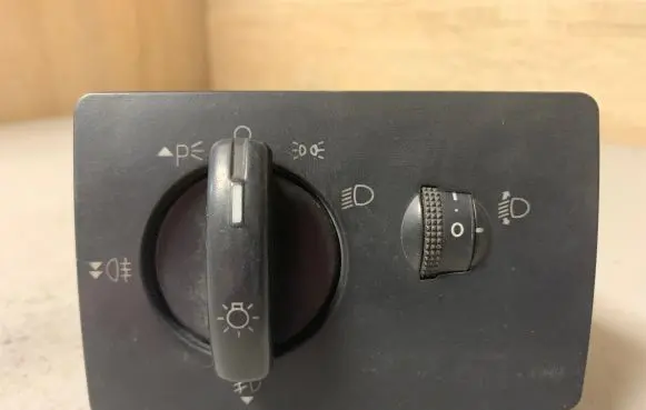 Ford Focus Light switch 13A024