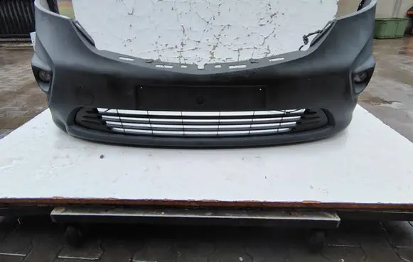 Opel Vivaro Front bumper