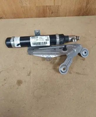 Mercedes-Benz C AMG W205 Engine shut-off valve A2058604700