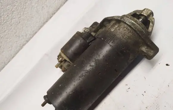 BMW 7 E38 Starter motor 0001110071