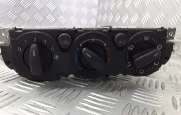 Ford Focus Interior fan control switch 7M5T-19980AB