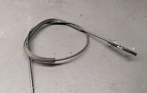 Volkswagen PASSAT B6 Engine bonnet/hood lock release cable 3C1823535