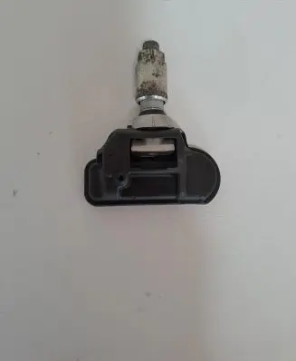 Mercedes-Benz E W212 Tire pressure sensor A0009050030 00B1A589