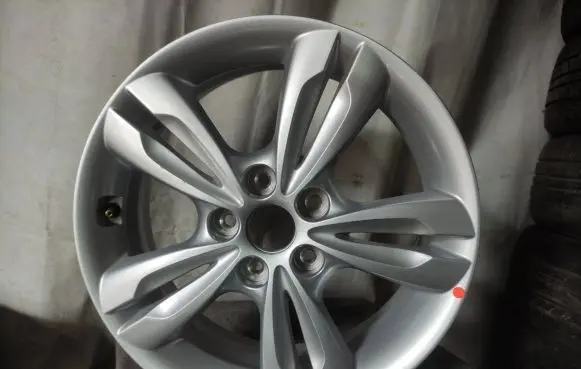 Hyundai i40 R17 alloy rim 529102S210