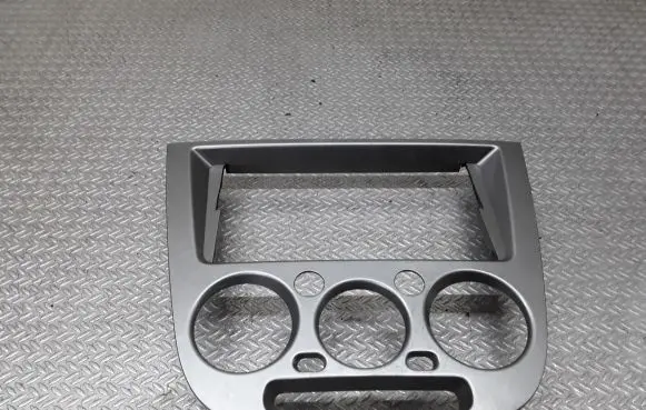 Subaru Impreza II Climate control/heater control trim 