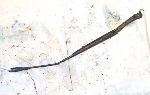 Nissan Qashqai Front wiper blade arm