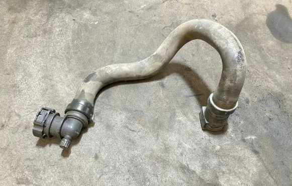 Peugeot Partner III Engine coolant pipe/hose 9803981780