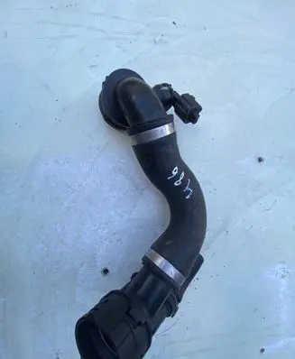 Land Rover Discovery Sport Engine coolant pipe/hose GJ323286AB