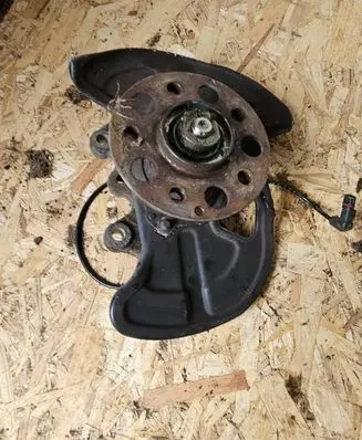 Mercedes-Benz C W204 Front wheel hub spindle knuckle 20401