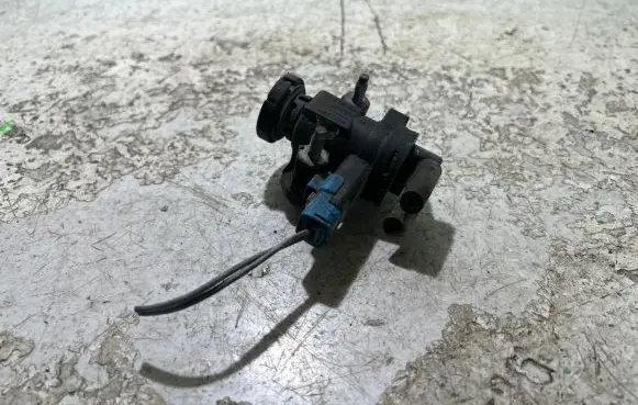 Citroen C3 Turbo solenoid valve 9635704380 0928400414