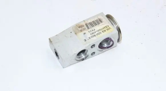 Skoda Superb B8 (3V) Air conditioning (A/C) expansion valve 5Q0820679E