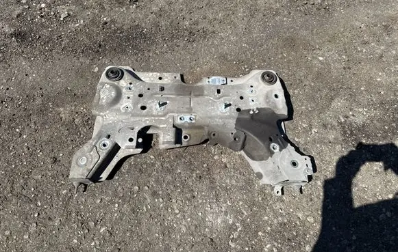 Renault Latitude (L70) Front subframe 