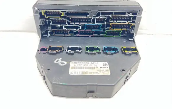 Mercedes-Benz E C207 W207 Fuse module A2129000006 A2129028002 A2125451501