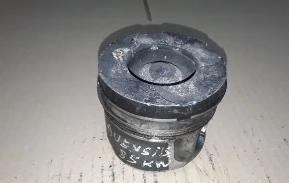 Toyota Avensis T250 Piston 86178