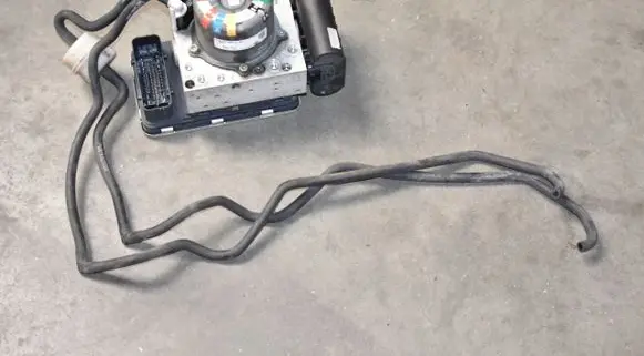 Mercedes-Benz GLE W167 Air suspension compressor A1673202105