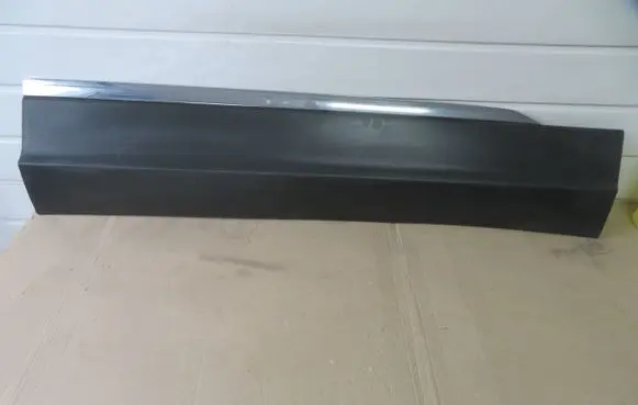 Volkswagen Tiguan Front door trim (molding) 5NA854940P