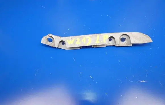 Mercedes-Benz E W213 Front bumper mounting bracket A2138850521