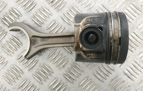 Jaguar XF X250 Piston 083156