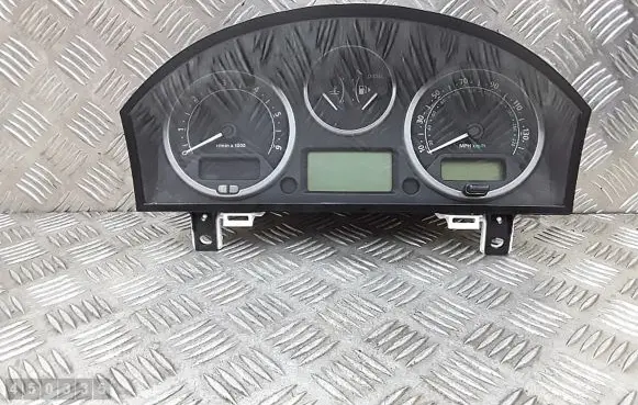 Land Rover Discovery 3 - LR3 Speedometer (instrument cluster) YAC500028