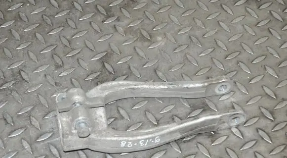 BMW 5 G30 G31 Front lower control arm/wishbone 6861120