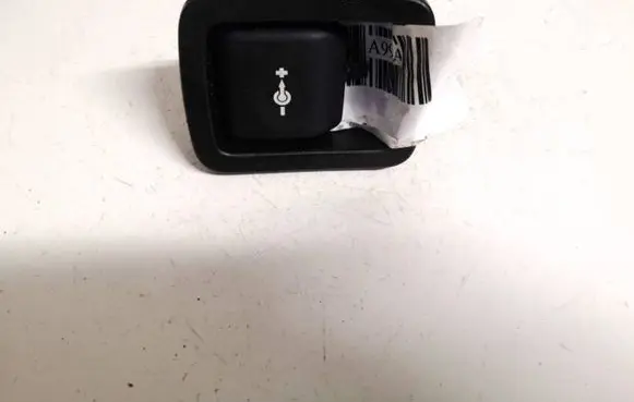 BMW 5 E60 E61 Cigarette lighter 51477050364 5147-7050364