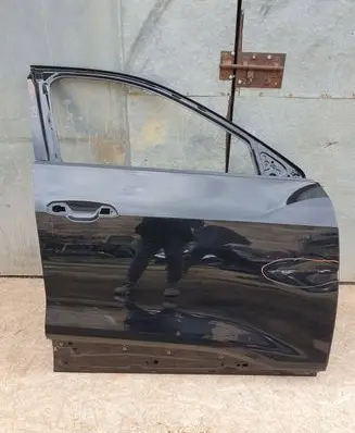 Audi e-tron Front door