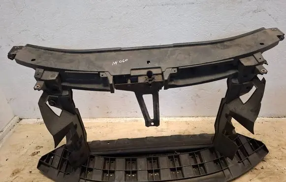 Skoda Superb B6 (3T) Radiator support slam panel bracket 