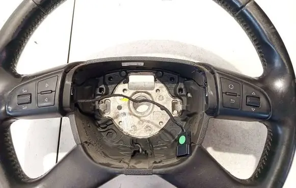 Skoda Octavia Mk2 (1Z) Steering wheel buttons/switches 