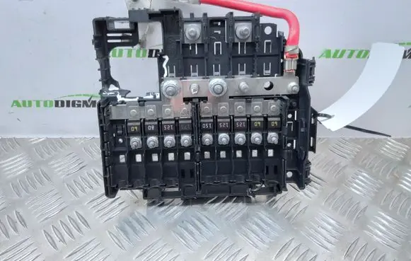 Land Rover Evoque II Battery relay fuse K8D214N073AB