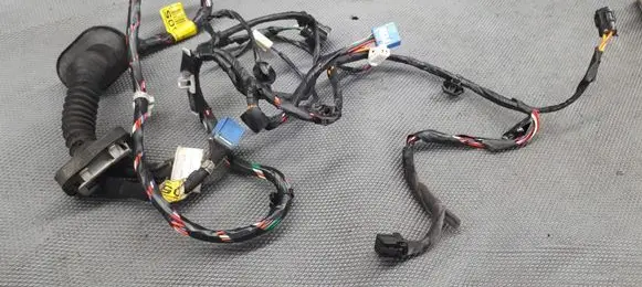 Hyundai Tucson JM Front door wiring loom 91610-2E050