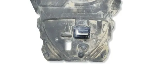 Ford Escape IV Engine splash shield/under tray LX6B6B629FK