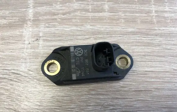 Volkswagen PASSAT B7 Other control units/modules 3C0907651
