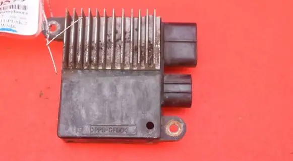 Mazda CX-7 Relay mounting block 499300-3400