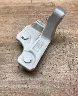 Mercedes-Benz GLC C253 Rear door lower hinge X2531705 FOULC1