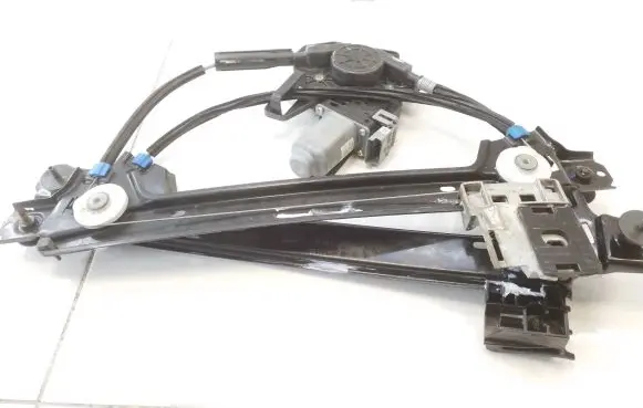 Tesla Model X Rear window lifting mechanism without motor 102882100B 430105F0