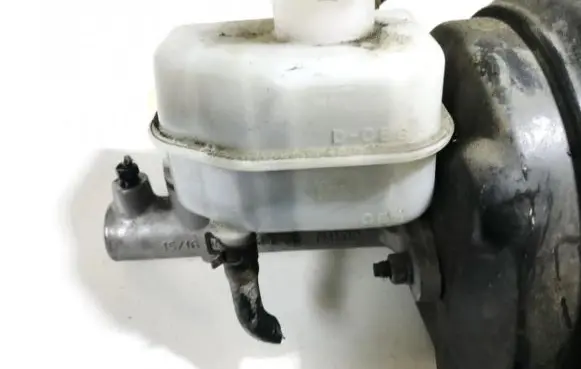 Master brake cylinder