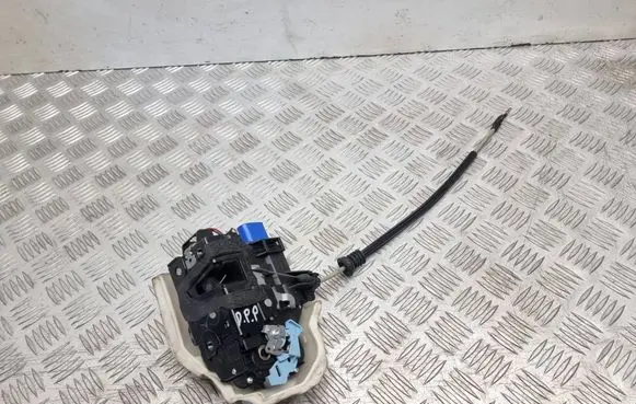 Volkswagen Phaeton Front door lock 25101D6