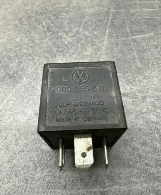 Audi A4 S4 B6 8E 8H Other relay 3B0955531