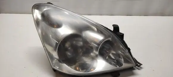 Toyota Corolla Verso AR10 Headlight/headlamp 3124 9073780