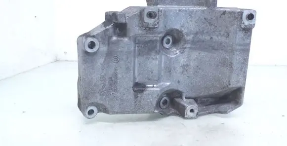 Volkswagen PASSAT B5 A/C compressor mount bracket 038260885C