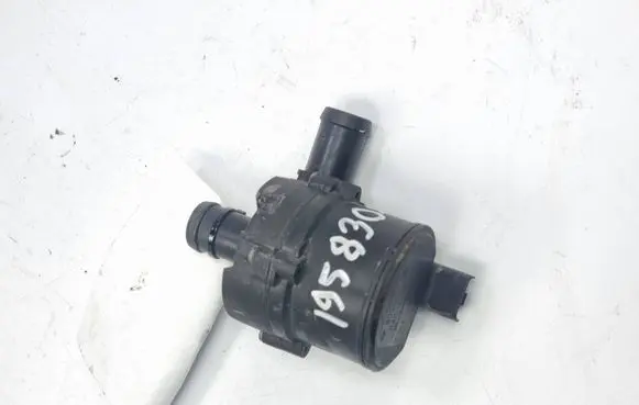 Opel Movano B Water pump 039202366
