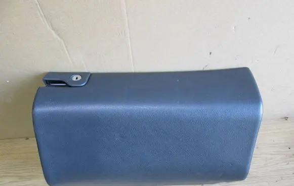 Mercedes-Benz C W203 Glove box A2036800498 105049 7050502