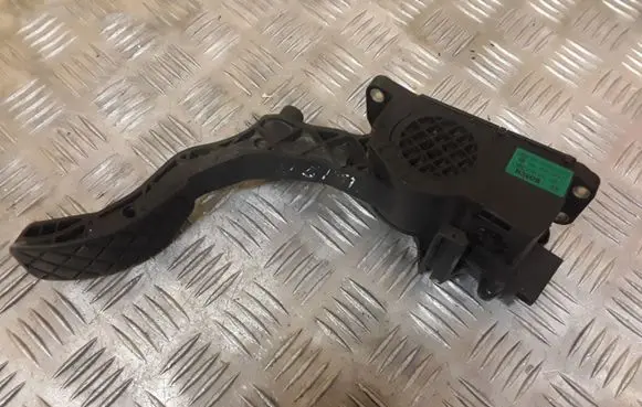 Seat Ibiza III (6L) Accelerator throttle pedal 0280755067 107307749YB3 6R2721503A